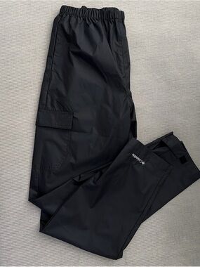 Columbia Rain Pants Youth Unisex Black
Nylon Shell Size XL (18-20)